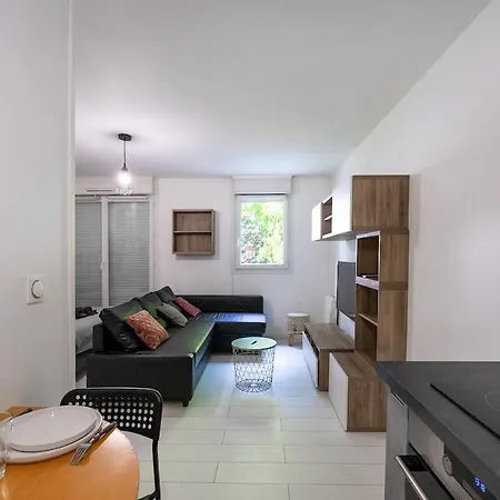 Apartment Parisian Chic & Spacious With Parking